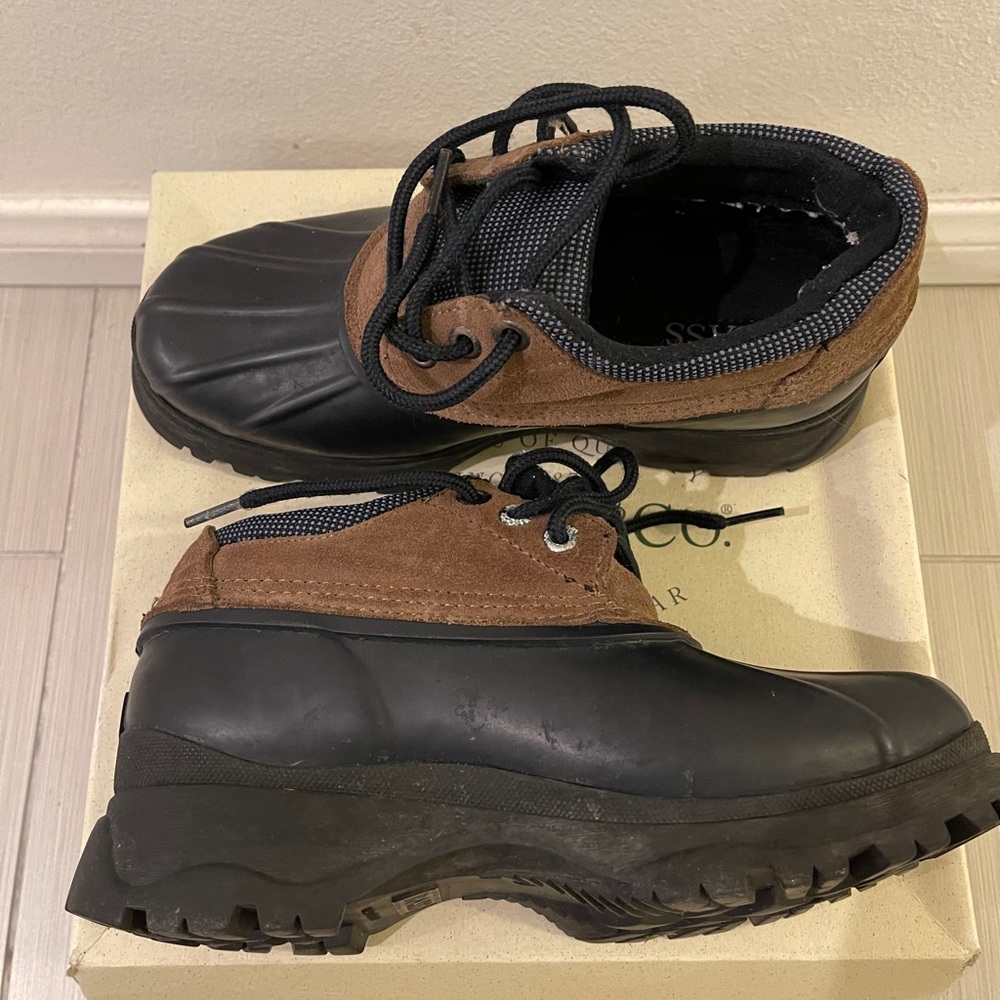 Bass snow shoes